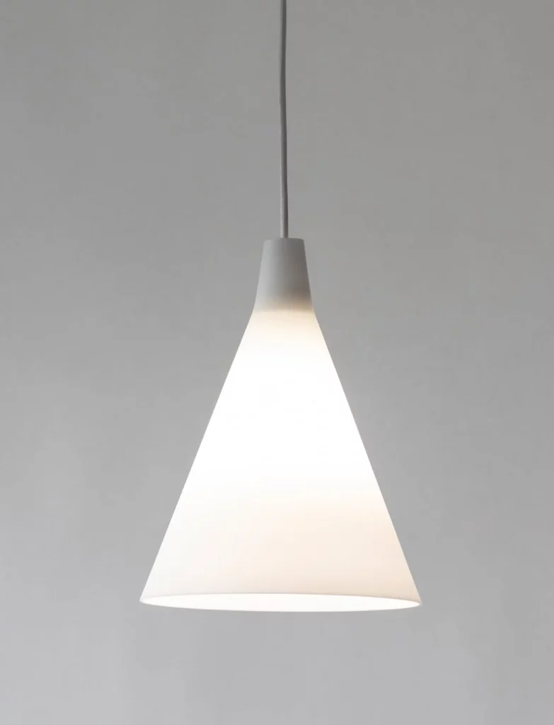 triennale-riippuvalaisin-innolux-747514